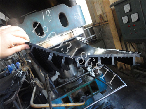 1.2外貼式、背貼式止水��?0.jpg 1.2外貼式、背貼式止水��?0.jpg